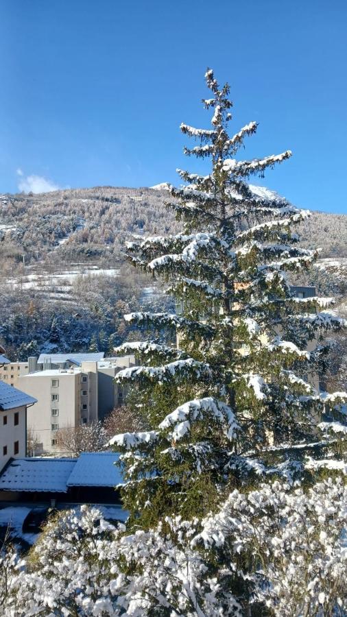 Coquet Appartement Type 2 De 56 M² En Centre Ville Briançon Exterior foto